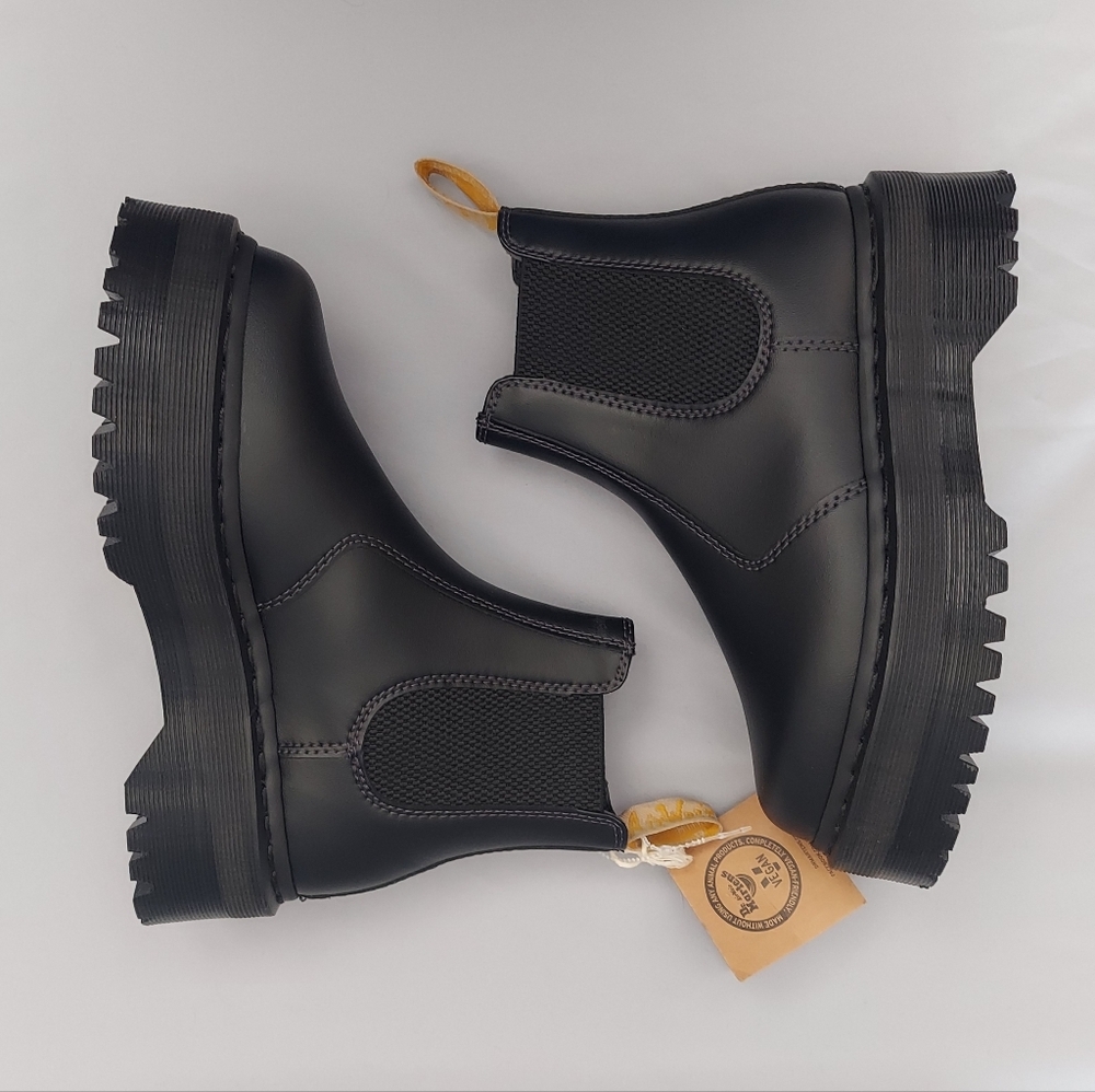New Dr. Martens Size 6 Women's Vegan Leather Black Platform Chelsea Boots - Picture 6 of 10